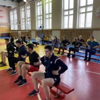 Медицинские работники показали студентам НХТИ дыхательную гимнастику для восстановления после лёгочных заболеваний и упражнения для улучшения осанки.