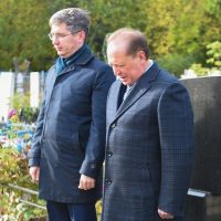 Сотрудники и студенты посетили Аллею почетных граждан