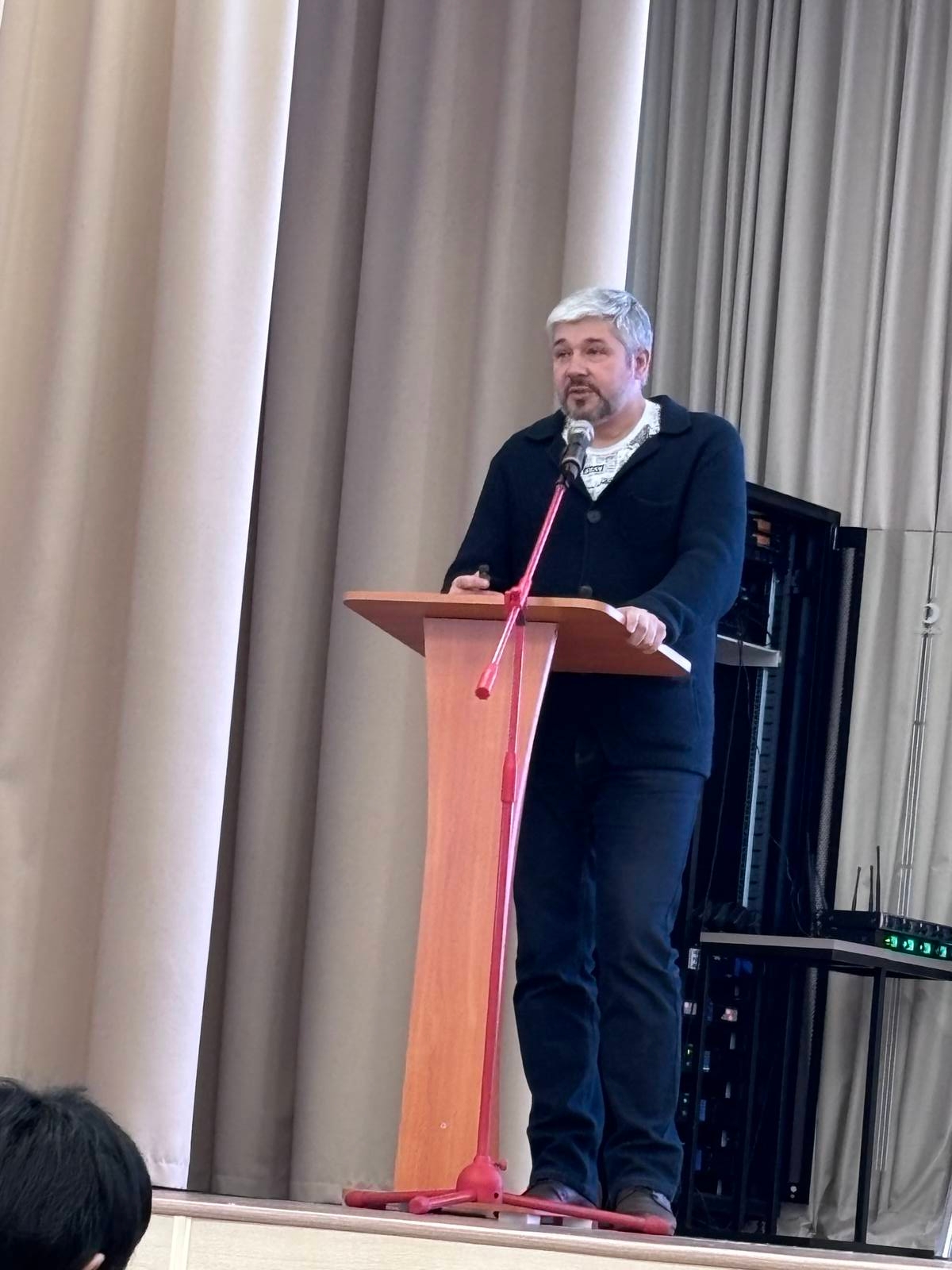 В институте состоялась творческая встреча с участием Александра Александрова