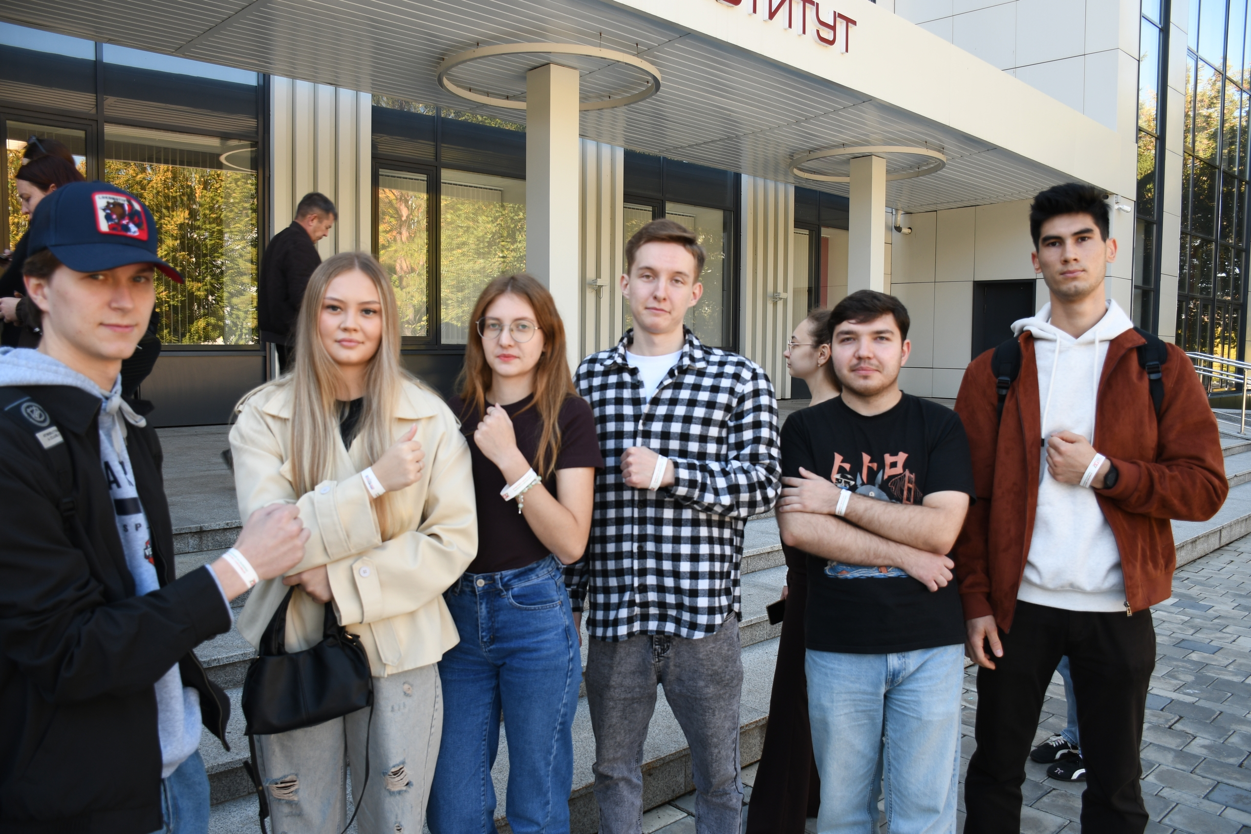 Студенты Нижнекамского химико-технологического института участвуют в голосовании и делают свой выбор. Молодёжь определяет будущее!