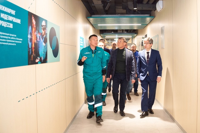 📅 2 апреля наш институт посетил Глава Нижнекамского района, Рамиль Муллин.